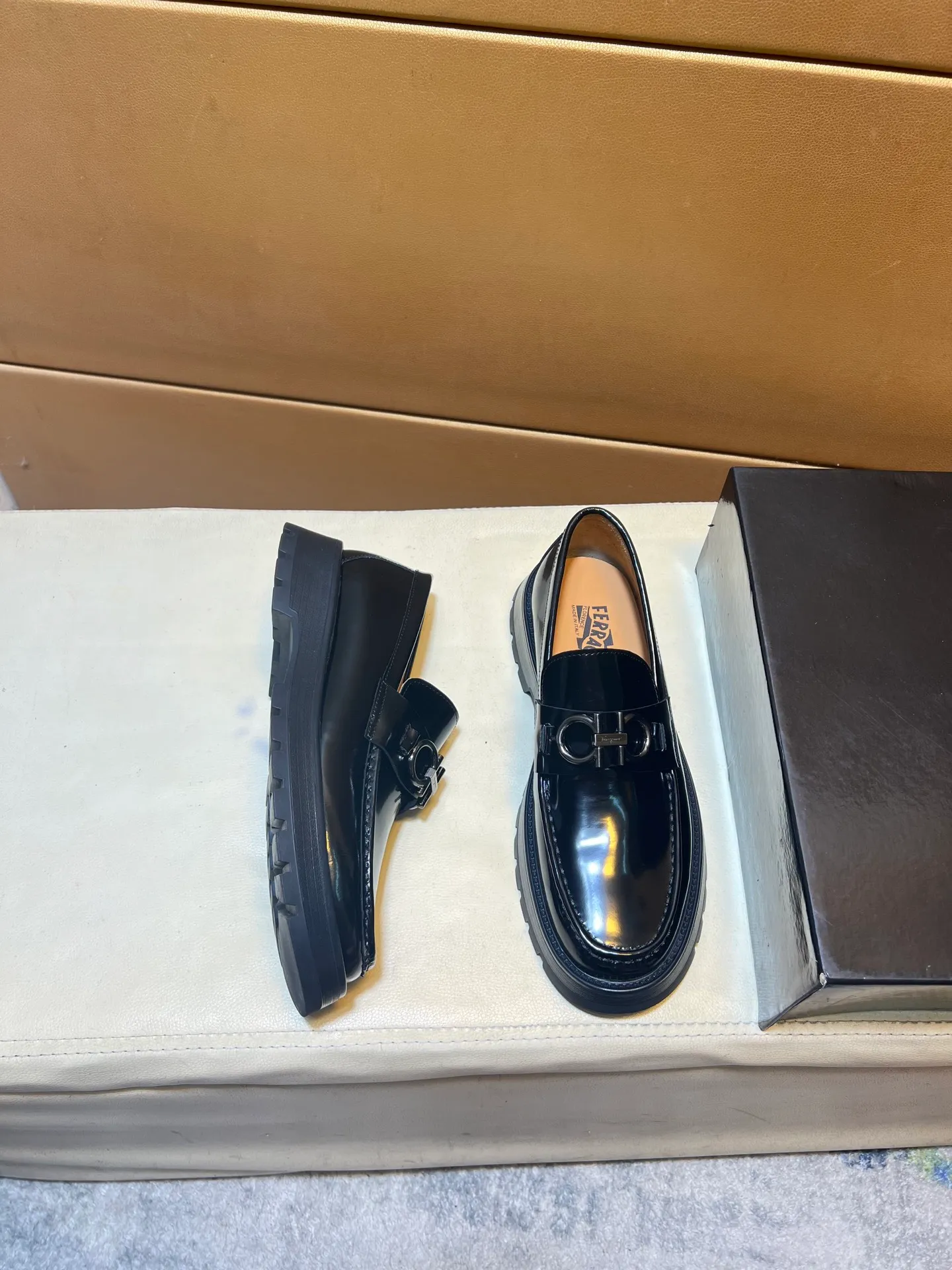pp440💰👑👑👑 PRADA·PRADA Niuli·Exclusive first launch·～Unique modern style sneakers. Counter purchasing 🏃casual leather shoes😍😍 original shiny leather imported from Italy (refuses to discolor and rub feet) soles: original soles specially provided by the original factory, super cool 😍 lace up and walk with wind 👍 style design ⚠️ super comfortable, wear-resistant and non-slip original soles. Just like shooting the real thing🎬The real thing is better. Suitable for outdoor and driving👍Perfect high-quality sneakers, men's shoe size: 38-44